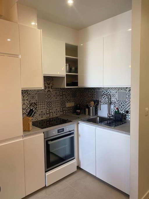 Avec Parking Gratuit Sur Place 5d Appartement *