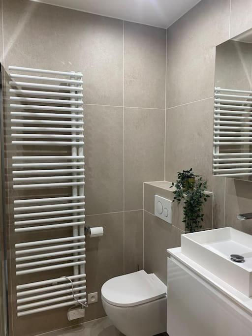 Avec Parking Gratuit Sur Place 5d Apartment *